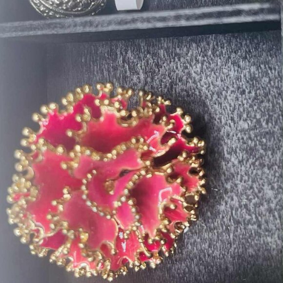 Vintage Gerry’s Enamel Berry Brooch — Red Fruit Pin, 1960s - Picture 7 of 8